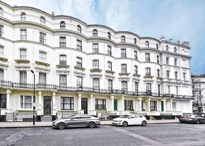 The Perfect Queensway Studio Apartment