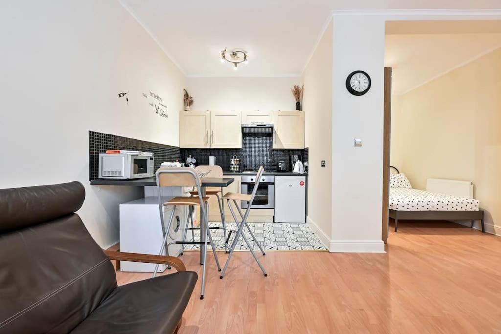 The Perfect Queensway Appartamento Londra